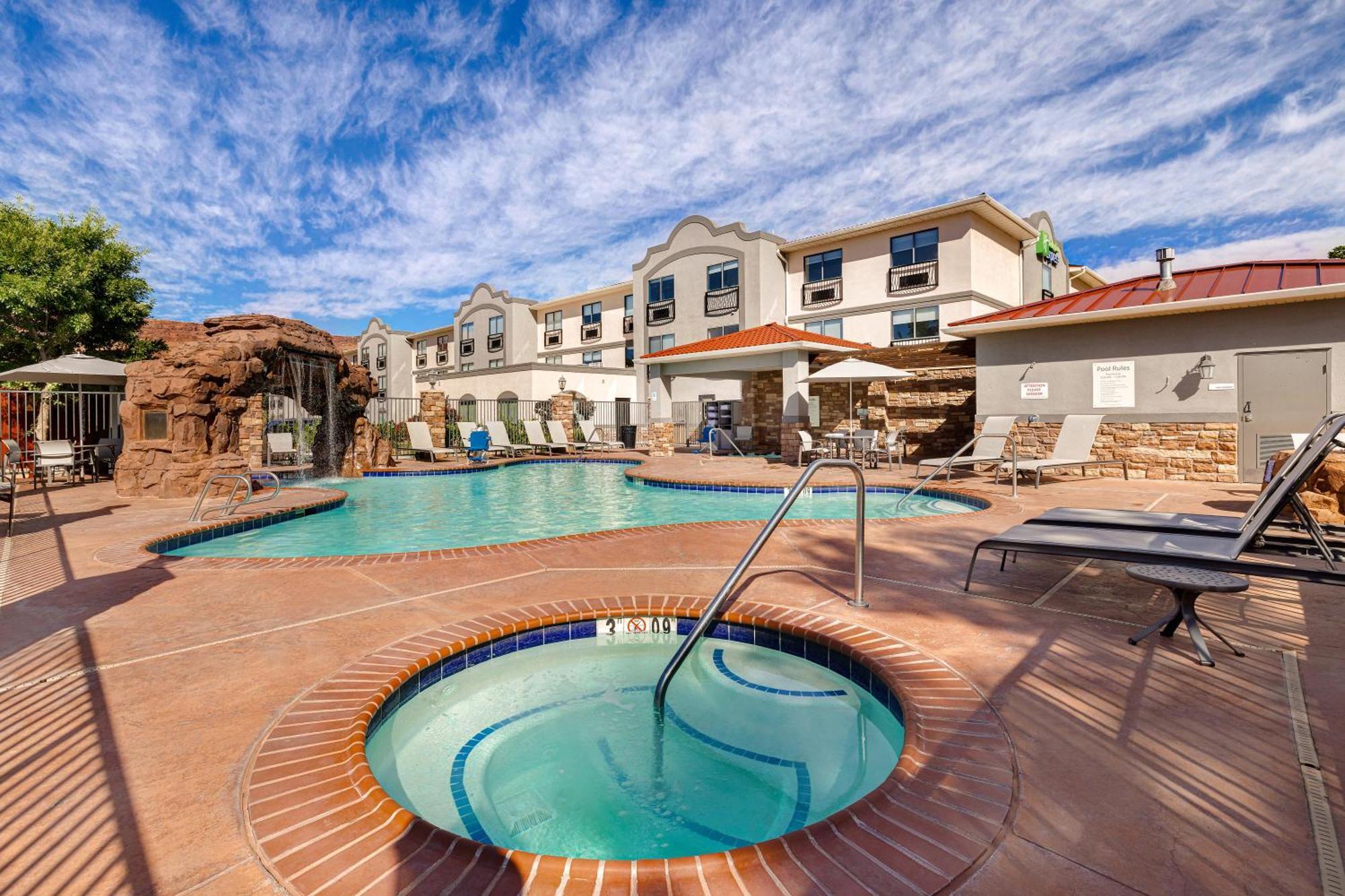 Holiday Inn Express Hotel & Suites Moab By Ihg Экстерьер фото